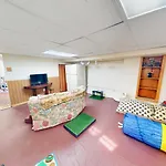 Entire Pittsburgh Home Close To Events - Kid Friendly - Designated Dog & Cat Areas - Private Patio - Free Parking - Fireplace